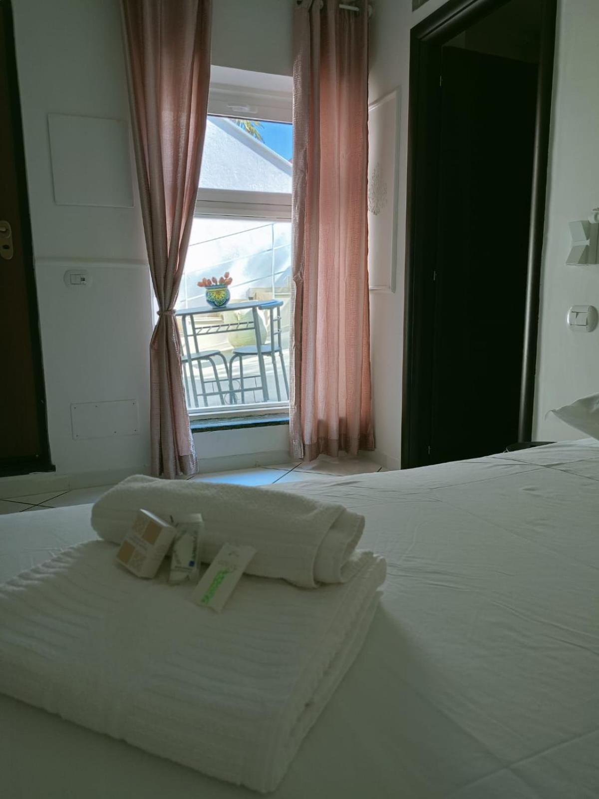 Costa Costa Rooms Sant'Egidio del Monte Albino Екстер'єр фото